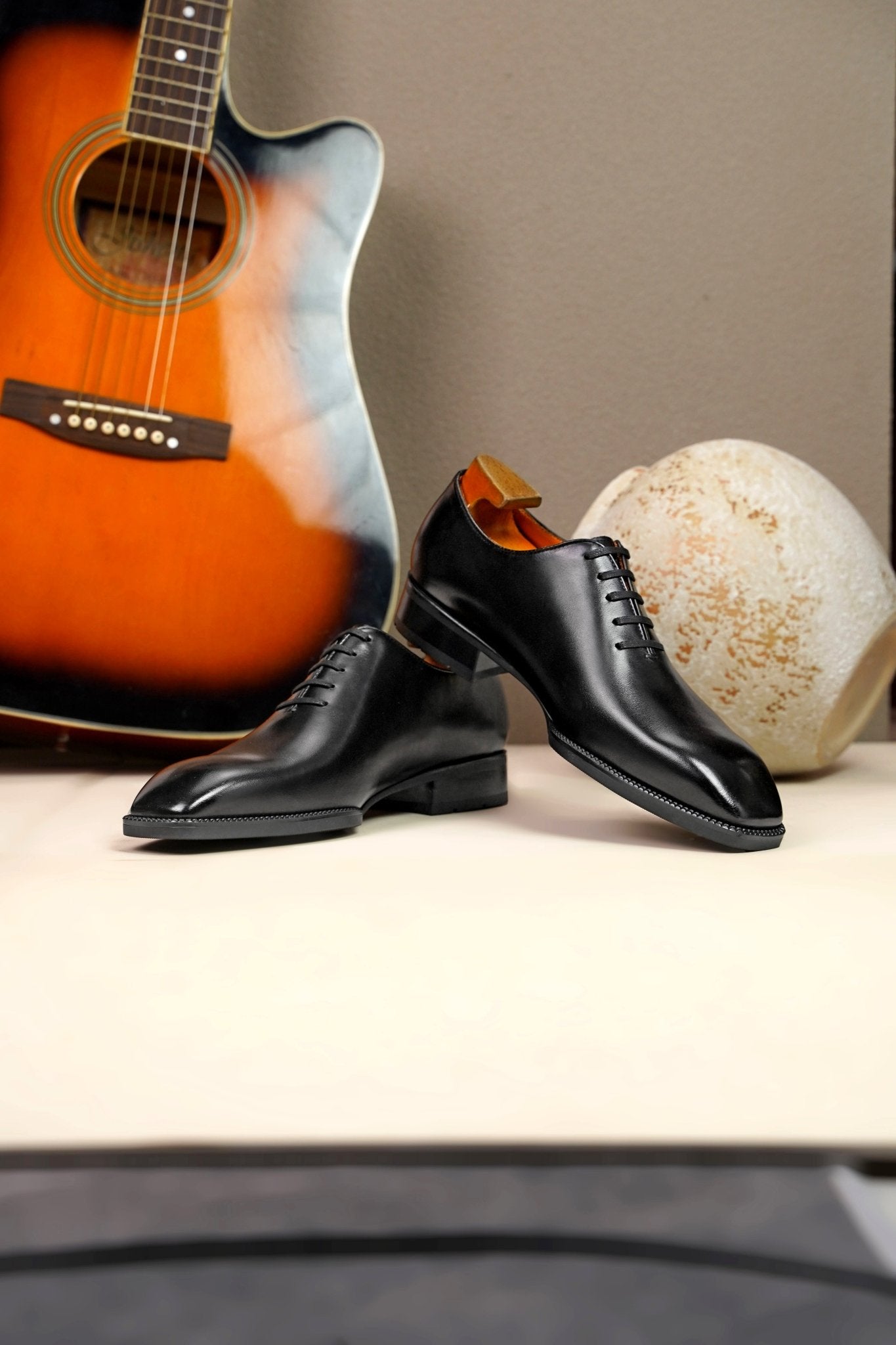 Classic Wholecut Oxford