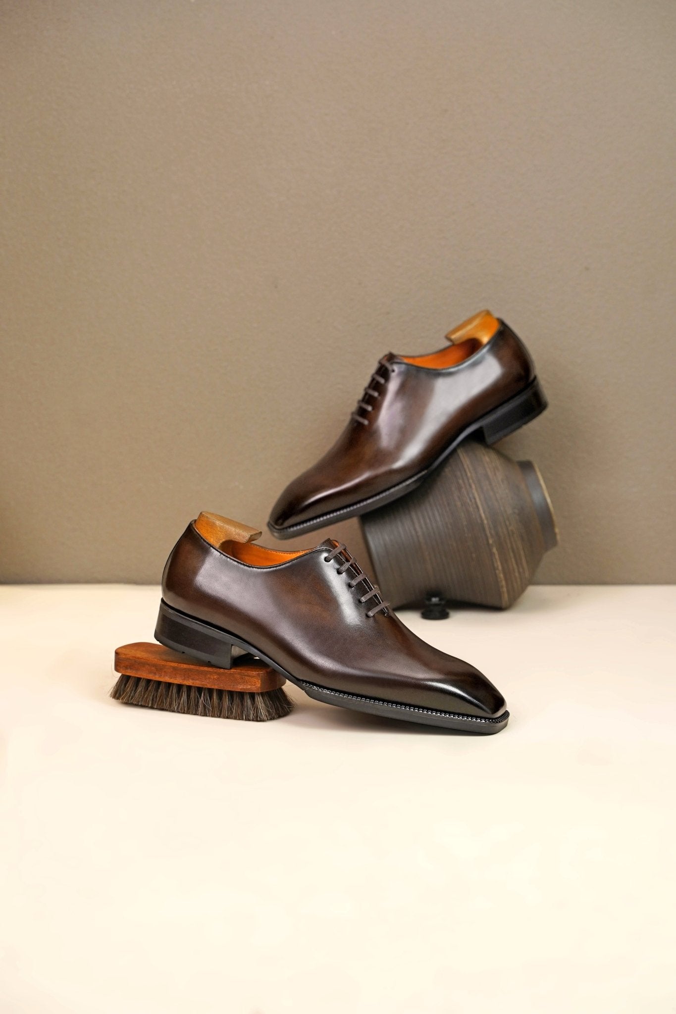 Classic Wholecut Oxford